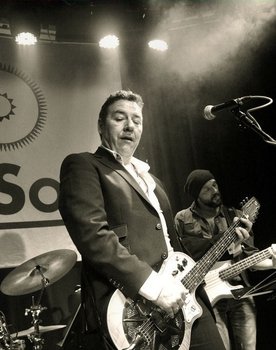 Carlos Goñi as Herself