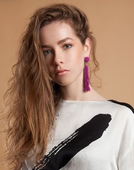 Ainhoa Alsina as Àsia nena