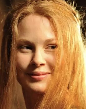 Beth Aynsley as Gilraen