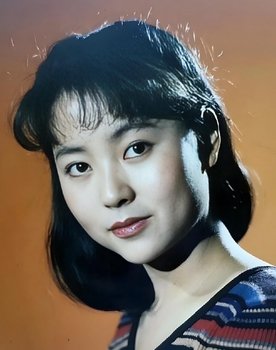 Yujin Liang as Mrs. Gan