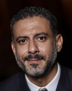 Mohamed Farag as رجب الفرخ