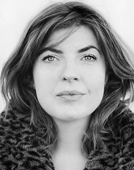 Dya Josefine Hauch as Bitten