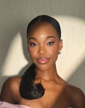 Shanel Bailey as Hazel