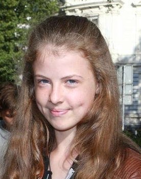 Sina Michel as Sophia