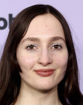 Lea Rose Sebastianis as Valerie