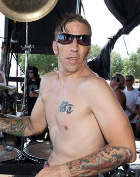 Michael McDermott as Self - Drums