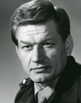 Arvo Iho as Juhan Piir