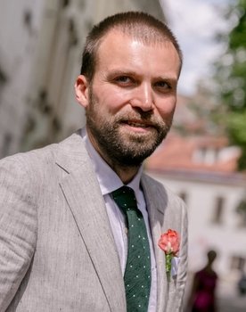 Povilas Laurinkus as Girius