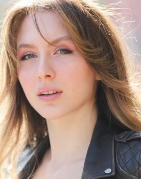 Alara Eriç as Biricik