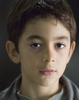 Omar Muñoz as 