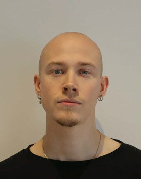 Julian Finne as Ulf