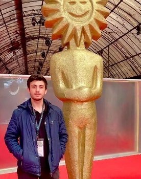 Davi R. Borges as Homem