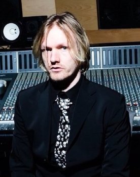 Dimitri Tikovoï as Self