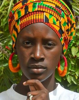 Nguissaly Barry as Awa