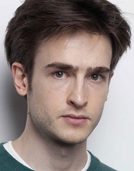 Павел Юстер as Artem