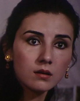 Connie Khan as Annetta