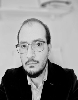 Kenneth Sanabria as Doctor