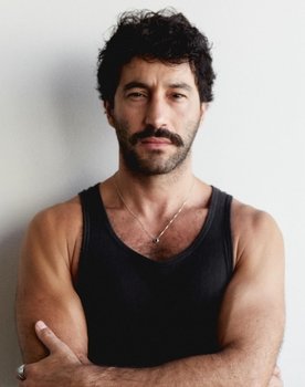 Guilherme Logullo as Agemiro (Miro)