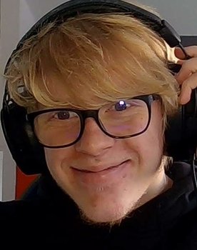 Noah Redeker as Toah