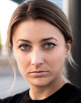 Kathi Wolf as Buchhändlerin