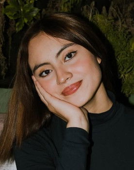 Sofía Cruz as Sophia