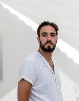 Juanma Mantell as Vicente