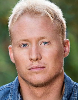 Jay Denton as Warren