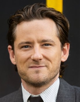 Lewis Pullman
