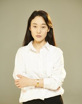 Lee Se-in as 