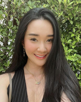 Nattanun Jantarawetch as Gift