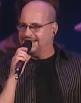 Paulinho as Percurssão, Voz