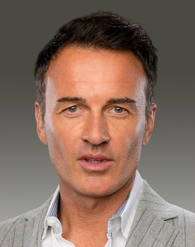 Julian McMahon