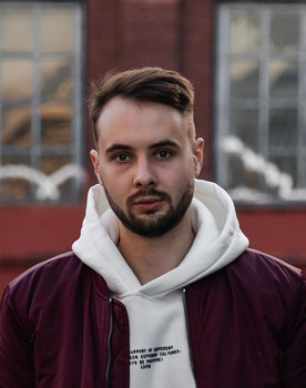 Edvard Homickiy as Self - Contestant