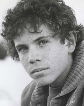 Rossie Harris as Petey