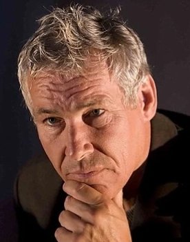 Simon Dutton as Simon Templar