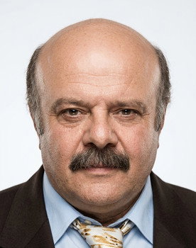 Mustafa Suphi Baltacı as Marionettenspieler