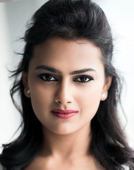 Shraddha Srinath as Special Appearance in the song "Bolo Bolo Ramappa"