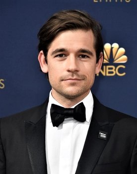 Jason Ralph Photo