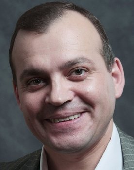 Robert Salakhov as 