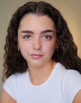 Ruby Conway Dunne as Linda
