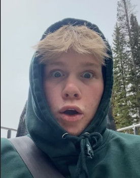 AJ Richardson as Agent Richardson