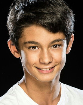 Cristian López as Yago