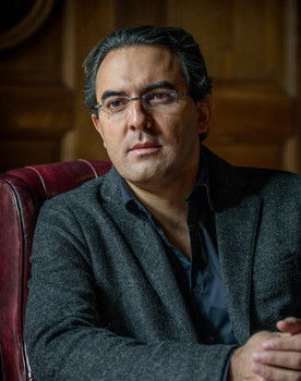 Juan Gabriel Vázquez as Self