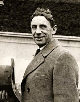 Carl Schenstrøm as Fy
