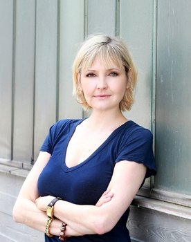 Katharina Schubert as Lotte Bichsel
