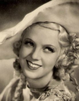 Gretl Theimer as Mizzi Enzinger