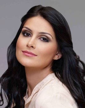 Natália Guimarães as Ariadne Oliveira (Mulher-Aranha)