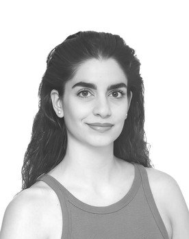 Rena Lykou as Françoise