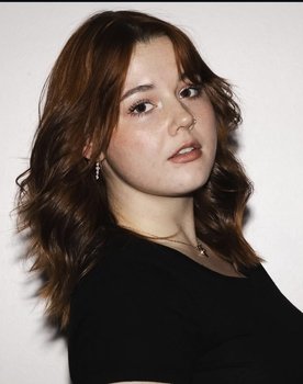 Analiese Hardgrave as Brooke
