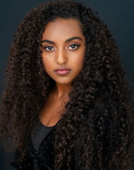 Uma Kaler as Female Student